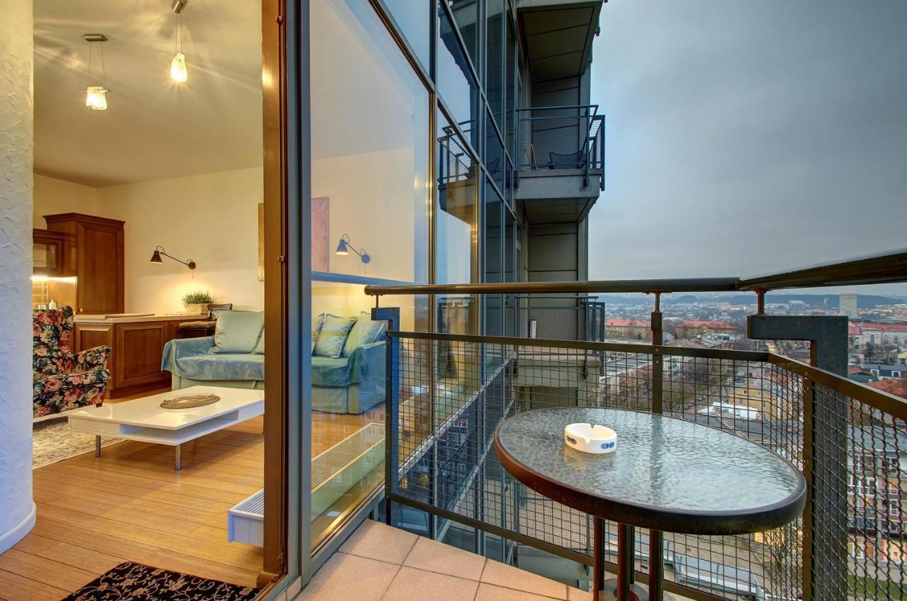 Helios 19 Luxury Vilnius Apartment ภายนอก รูปภาพ